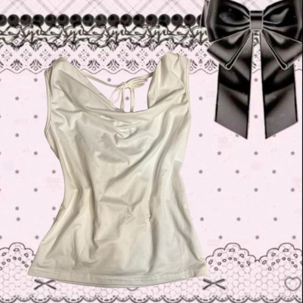 Stylish White Sleeveless Blouse